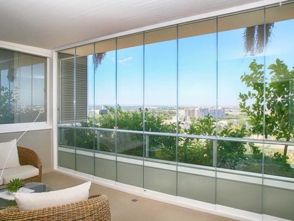 Cam Balkon